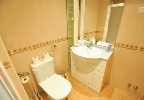Holidays2Malaga Hermosilla 3 dormitorios & parking Wifi Fibra 600 MG - Image 5