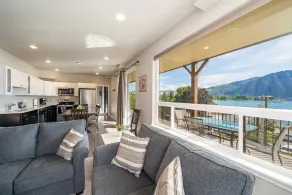 Marina's Edge Condo Walk to Restaurants, Wineries by RedAwning - Image 2