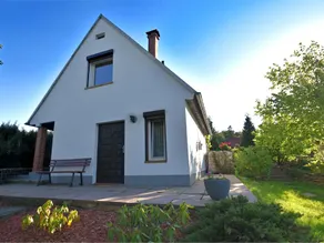 Modern Holiday Home in Güntersberge with Fish Pond - Image 5