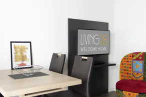 Living 28 - Image 4