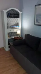 Marion Athenian Style Apartment - Image 4