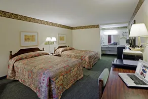 Americas Best Value Inn Shelbyville - Image 3