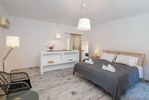 Loggos Couple Suite by Konnect - Image 2