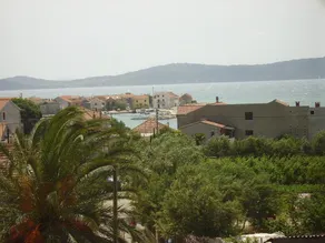 Spacious Ground Floor Apartment, big Private Covered Terrace, 200 m From the sea - Image 4