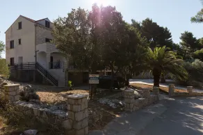 Rooms Villa Bašica - Image 4