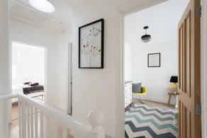 The Navy Court - Scandinavian Inspired 4BDR Central Home - Image 5