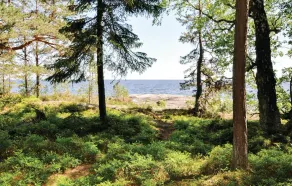 Stunning Home in Säffle With 5 Bedrooms and Wifi - Image 4