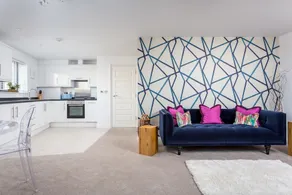 Elliot Oliver - Executive 2 Bedroom Garden Apartment - Image 2