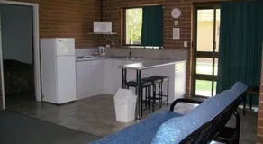 River Village Motel & Holiday Units - Image 2