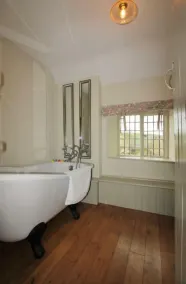 Impeccable 3-bed 17th Century Luxury Cottage - Image 4