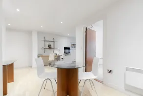 Princes Square Apartments - Image 5