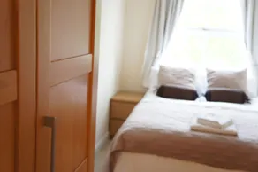 Maple House Serviced Apartments - Image 5