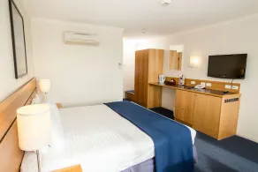 Edgewater Hotel - Image 2