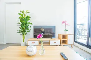 Modern And Chic Apartment Next To Parramatta Station - Image 3