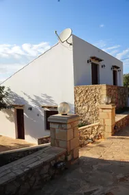 Elicriso Villa - Image 5