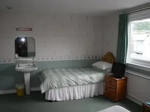 Glenview Guest House - Image 3