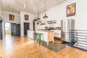 LikeAHotel Les lofts Vieux Montreal - Image 5