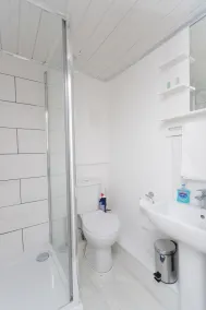 Calvin House Apartments - Image 3