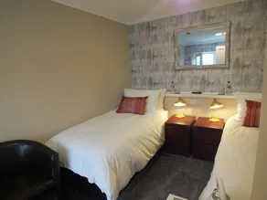 The Crown Hotel - Image 4