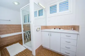 Oscar's at Little Beach - Nelson Bay - Image 3