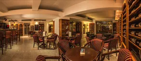 Caro Parc Hotel - Image 2
