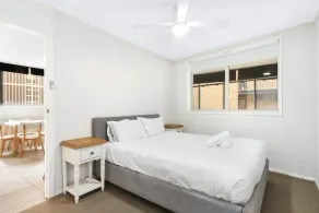 Bright 2 Bedroom Apartment in Burleigh Beach - Image 2