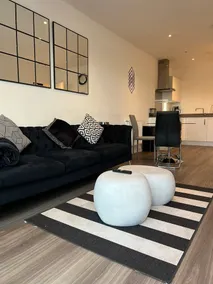 Captivating Luxury 1-bed Apartment in London - Image 5