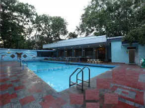 New Woodlands Hotel - Image 3
