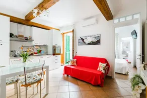 Florence Liona Apartments - Image 4