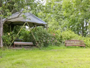 The Lakeside Retreat - Image 5
