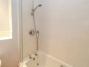 21 Priory Mill Lane - Image 2