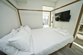 The Dover Boutique Suites - Image 2
