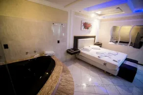 Flash Motel - Image 3