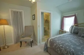 The Tuckernuck Inn - Image 3