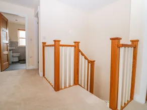 Oak Tree House - Image 4