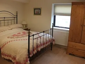 Langley Cottage Guest House - Image 4