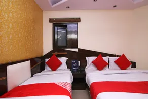 Sagar Deluxe by OYO Rooms - Image 3