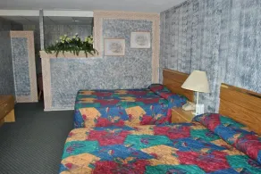Travel Inn Motel - Image 2