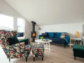 Spacious Holiday Home in Fanø Near Beach - Image 2