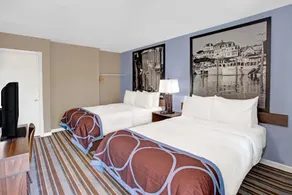 Super 8 by Wyndham Asbury Park - Image 2