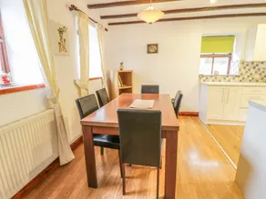 Stable Cottage - Image 2