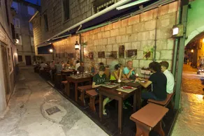 Guest House Floreus Cres - Image 5