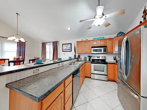 3br W/ Balcony & Large Backyard 3 Bedroom Home - Image 2