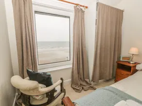 Host & Stay - The Beach - Image 5