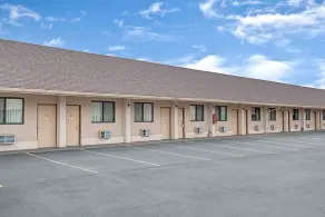 Knights Inn Pine Brook - Image 3