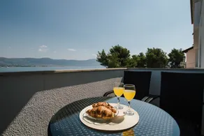 Spacious apt With big Patio,terrace&great sea View - Image 2
