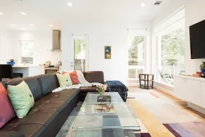Artistic Home With Large Private Backyard - Image 5