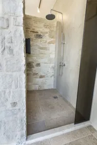 Kalamaki Luxury Suites - Image 4