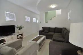 Bluedock Apartments - Image 5