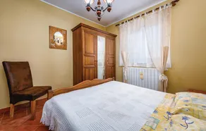 Nice Apartment in Rovinj With 3 Bedrooms and Internet - Image 2